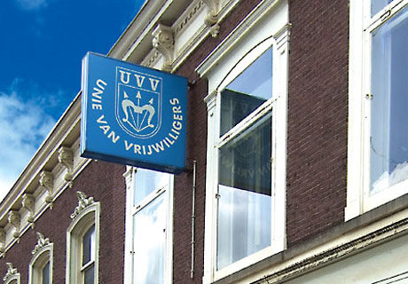 Royale schenking Unie van Vrijwilligers aan Wagenings NUT